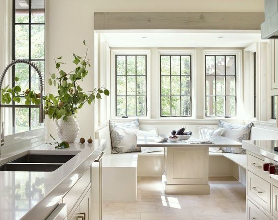 Clean lines are always in style